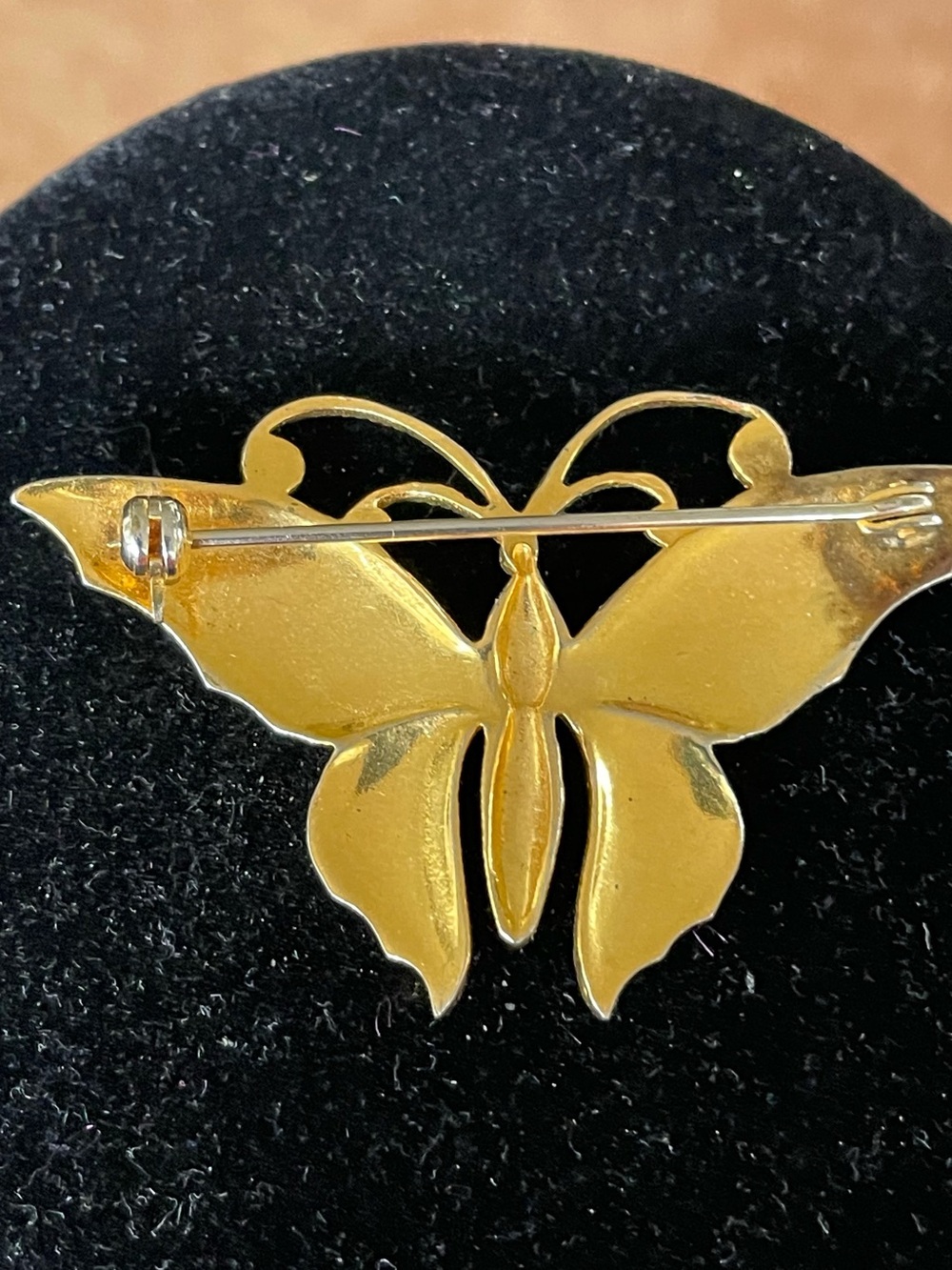 Vintage Spanish Damascene Gold & Silver Tone Scrollwork Butterfly Brooch - Picture 5 of 5